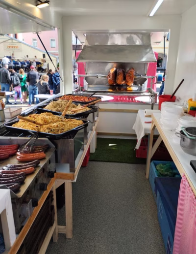 Catering - prase na rožni