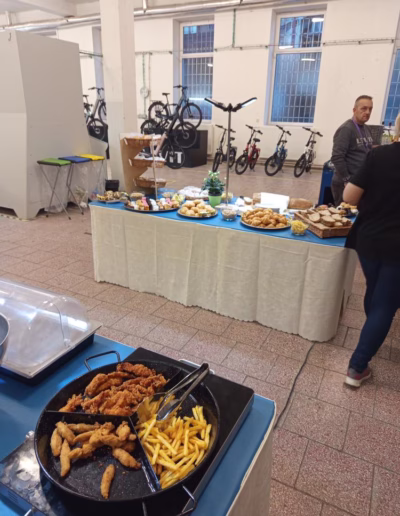 Catering - prase na rožni