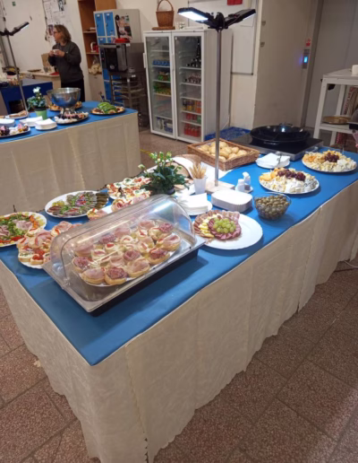 Catering - prase na rožni